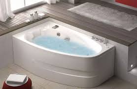 Une baignoire d'angle balnéo offre un confort et des services bien supérieurs à ceux d'une baignoire classique, en donnant la possibilité plaisante de prendre des bains à deux, grâce aux baignoires 2 places, et en se transformant en véritable jacuzzi privé, un véritable luxe que connaissent bien les. Baignoire Balneo Massages Et Bien Etre Espace Aubade