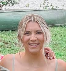 Suzanne Brouillard's Instagram, Twitter & Facebook