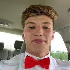 Ryan Volk's Instagram, Twitter & Facebook