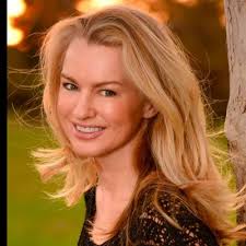 The 10 Best Engagement Photographers in Los Angeles, CA (2025)