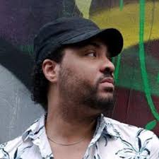 Jann Halexander en Apple Music