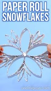 These Paper Roll Snowflakes Are So Beautiful And Really Easy To Make This Is Such A Great Christmas Cr Fun Christmas Crafts Christmas Crafts Paper Roll Crafts