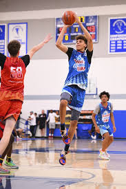 He is of filipino descent through his mother. Illini Basketball Signee Coleman Hawkins Brings Complete Game To Champaign Sports Jg Tc Com