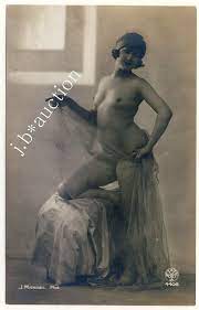 NUDE SMALL BOOBS & BIG BUTT KLEINE BRUST & GROSSER PO * Vintage 20s MANDEL  RPPC | eBay