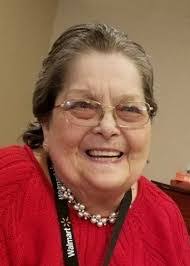 Maxine Lovett's Instagram, Twitter & Facebook