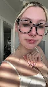 Brandy Rosa's Instagram, Twitter & Facebook