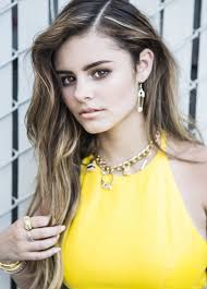 Jacqui Lee's Instagram, Twitter & Facebook