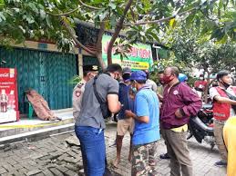 Kali ini kita masih di kota kudus ,kalau kemarin kita shoping shoping di ramayana. Biuffpb51n4ofm