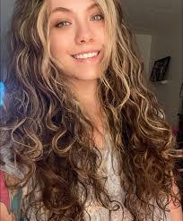 Holly Littlejohn's Instagram, Twitter & Facebook