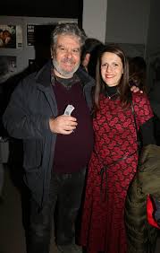 Μου αρέσει η εικόνα και το παίξιμο των ηθοποιών στις άγριες μέλισσες. Kafe Ths Xaras Leyterhs Diagnwsthke Dyo Fores Me Karkino Star Gr