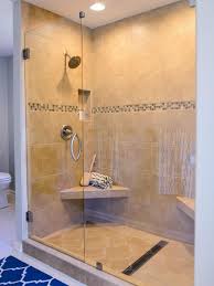Dusche In Beige Mit Sitzbank An Der Ecke Ebenerdige Dusche Badezimmer Dusche
