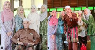 Wani syaz dan wany hasrita mash up lagu. Menanti Di Aidilfitri Wany Hasrita Trending No 1 Di Youtube Kerana Azhan Rani Gosip Socmed Hiburan Trending Cari Infonet