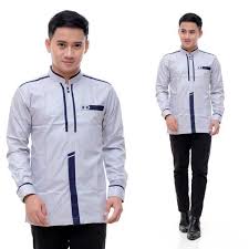 Penggunaanya pun semakin berkembang pesat terutama ketika pemerintahan orde baru yang mana mulai membuka ekspresi bagi umat islam. Jual Baju Koko Kombinasi Baju Muslim Terkini Koko Hadroh Online April 2021 Blibli