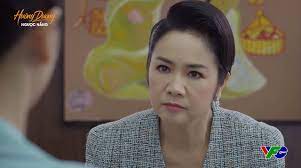 Ngọc đá trí ngã khỏi cầu thang, trí tức quá nên mắng lại và định giơ nắm đấm đánh ngọc. 0btsqa5qsgzmrm