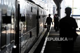 Check spelling or type a new query. Rute Kereta Api Jarak Jauh Yogya Kembali Dibuka Republika Online