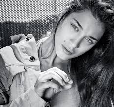 Υπάρχει περίπτωση να δούμε την μαριέττα χρουσαλά στο gntm; Tovima Gr Ellhnika Gonidia Neas Kophs Portrait Inspiration Portrait Inspiration