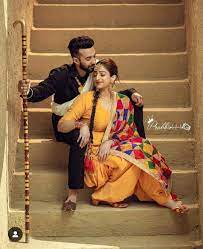 Pin By Taranjot Sidhu On Couples Wedding Photoshoot Props Couple Photoshoot Poses Pre Wedding Poses