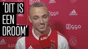 The attacking midfielder's new agreement goes into effect retroactively per january 1, 2019, until june 30, 2021. Noa Lang Zo Snel Mogelijk Dug Out Uit Youtube