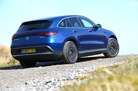 Nýi eqc eykur hraðann samfellt líkt og sportbíll. Mercedes Benz Eqc Review Greencarguide Co Uk