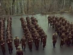 Komedie vás přesvědčí o tom, že i na chmurné stránky naší historie je možné se dívat s nadhledem a humorem. Cerni Baroni Zizka S Kulometem Filmova Mista Cz