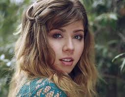 She is a columnist for the 'seventeen' magazine and has written for 'the huffington post'. My La To Z Jennette Mccurdy Los Angeles Magazine