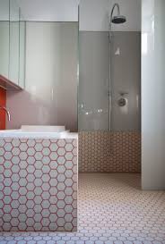 zeshoekige tegels google zoeken badkamer rood tegels witte tegels