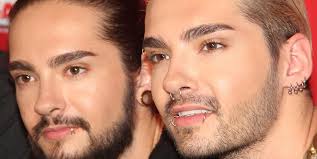 Their sound encompasses multiple genres, including pop rock, alternative rock, and electronic rock. Tom Kaulitz Tokio Hotel Flirtete Vor Heidi Klum Mit Ann Kathrin Brommel Mz De