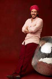 Nur noch knapp vier wochen und dann heißt es wieder rtl einschalten und diversen promis dabei zusehen, wie sie das tanzbein schwingen. Let S Dance 2018 Das Sind Die 14 Promi Kandidaten Der Tanzshow Gala De