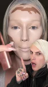 Finally trying the #LYS Bronzing Stick made famous