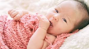Kursi mandi untuk bayi ini memudahkan anda untuk memandikan sang buah hati tanpa takut bayi anda akan jatuh karena banyak bergerak. 6 Benda Yang Ternyata Berbahaya Bagi Bayi Kumparan Com
