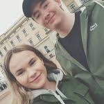 Julie Huse's Instagram, Twitter & Facebook