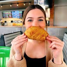 Heidi Orton's Instagram, Twitter & Facebook