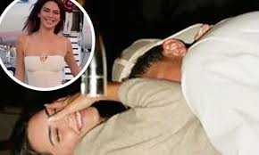 Kendall and devin have spent the past few weeks together. Kendall Jenner Makes It Instagram Official With Nba Player Devin Booker Daily Mail Online