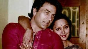 Hema Malini in an emotional ...