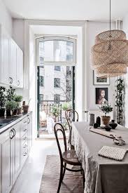Small Parisian Chic Style Kitchen Sovremennye Francuzskie Interery Interer Sovremennyj Dekor Kuhni
