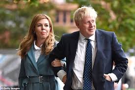 Wie neue details zur trauung nun nahelegen, schoss das paar vor allem bei einer sache ein. Sarah Sands The Death Of The Lad S Club Will Unleash The Best Of Boris Johnson Daily Mail Online