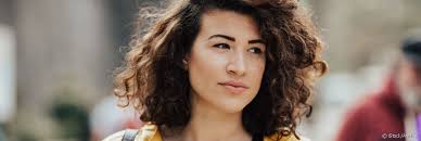 Taglio di capelli medi per l'uomo riccio. Scegli Il Taglio Corto Piu Cool Con I Capelli Ricci