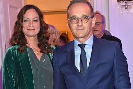 Almanya dışişleri bakanı heiko maas, ülkesinin afganistan'daki durumu yanlış değerlendirdiği itirafında bulundu. Til Schweiger Stellt Seine Neue Freundin Francesca Dutton Vor Medienpreis