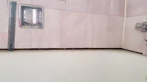 The bead head can now be attached into. Large Gap Between Tub And Tile 1 2 How To Caulk Doityourself Com Community Forums