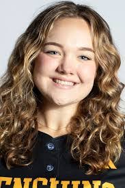 Alyssa Rue's Instagram, Twitter & Facebook