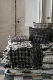 Das hübsche tuch mit dem monochromen farbstil von bohemia design ist durch seine schlichtheit und qualität ein langlebiger allrounder in deinem zuhause. Decke Leinenkrepp Schwarz Weiss Kariert