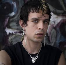 Schmuck von Nhat-Vu Dang: Erotisch, humorvoll, camp und unwiderstehlich