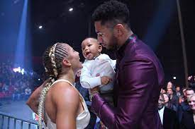 Tony Yoka Le Bisou Apres Le Combat Bravo A Ma Femme Pour Ce Deuxieme Combat Pro Facebook