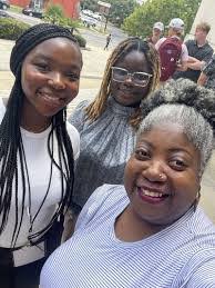 Sharon Cloud's Instagram, Twitter & Facebook