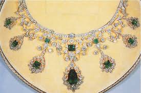Pin By Teresita Calero On Royals Jeweled Tiaras Crowned Jewels Royal Jewelry Royal Jewels Royal Crown Jewels