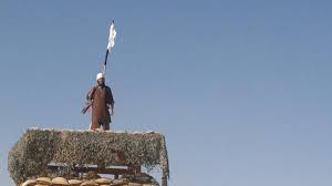 Zudem soll seit kurzem ihre flagge über dem palast wehen. Krieg In Afghanistan Taliban Hissen Flagge Auf Fruherem Deutschen Camp Welt