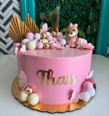 Bienvenido Noviembre !!! Me huele a fin de año…. Siii!!! Pásate por nuestra  pastelería y llévate un delicioso postre de nuestra vitrina, listo para  llevar. 🎉 Tenemos también pasteles personalizables express, disponibles