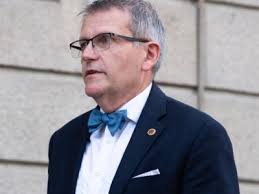 Conor McGregor donates to fundraiser for seriously ill mother