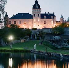 Categoria:castelli del lot e garonna (it); Chateau De Lisse Wedding Venue Lot Et Garonne France Wedding Abroad Inspiration A Bride Abroad French Wedding Venues French Castles French Chateau
