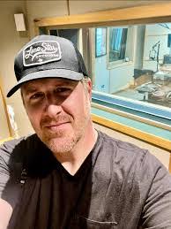 Jerry Mcatee's Instagram, Twitter & Facebook